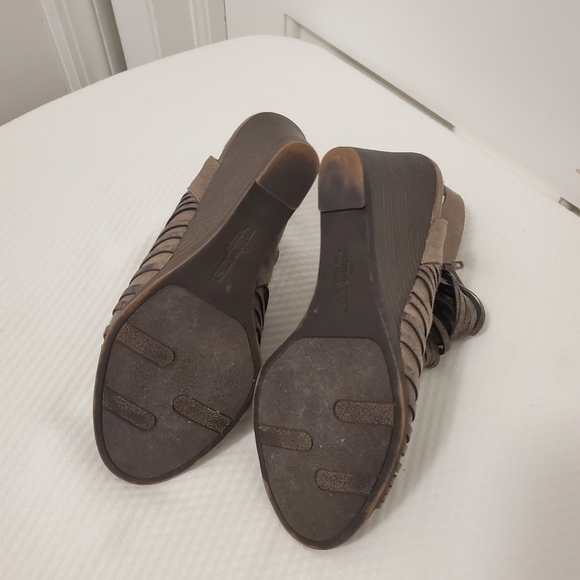 Fergalicious Heather2 Wedge Open Toe Booties Size 7M, Boho - Picture 11 of 12